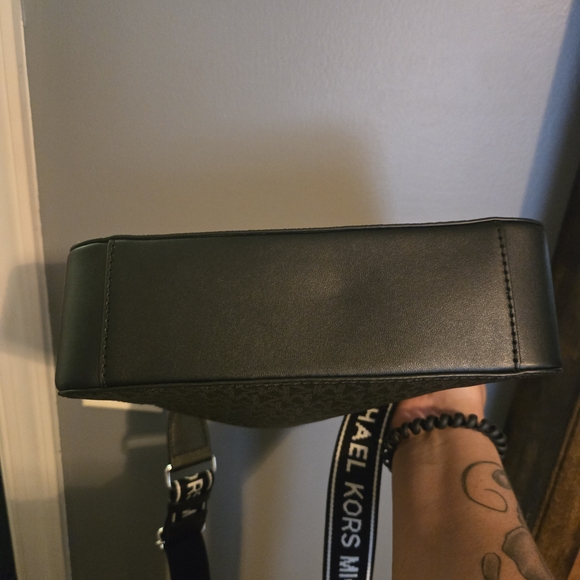Michael Kors Black Crossbody Bag - Picture 6 of 7